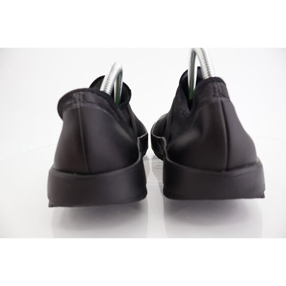 Oofos OOmg Fibre Low Shoes Men’s Size 10 Black Gray Slip On Comfort Sneakers